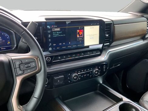 Used 2024 Chevrolet Silverado 3500 High Country w/ High Country Premium Package AWD/4WD image 7