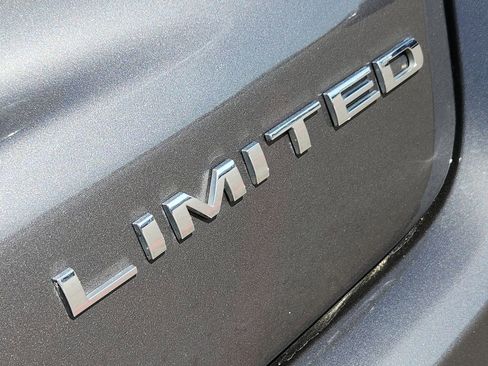 Used 2024 Jeep Compass Limited image 8