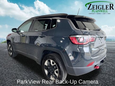 Used 2018 Jeep Compass Trailhawk w/ Leather Interior Group AWD/4WD image 3