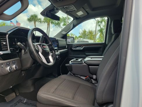 Used 2024 GMC Sierra 1500 Elevation AWD/4WD image 12