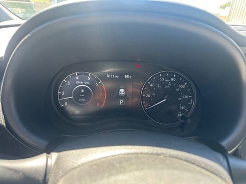 Used 2023 Nissan Kicks SV image 14