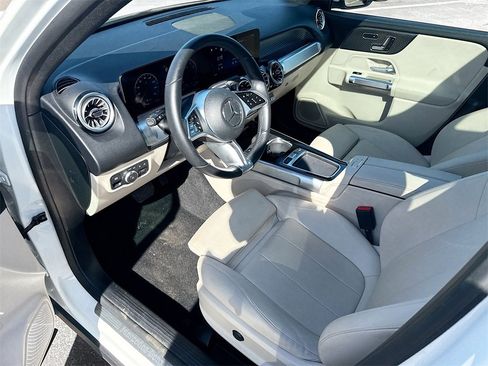 Used 2025 Mercedes-Benz GLB 250 image 25