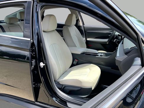 Used 2025 Hyundai Sonata SEL FWD image 9