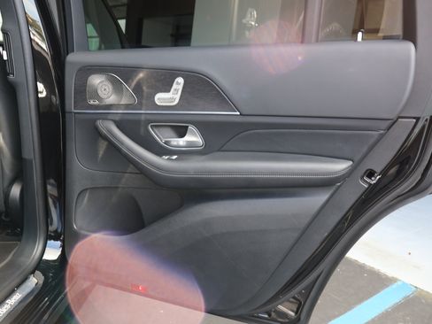 Used 2025 Mercedes-Benz GLS 450 4MATIC w/ AMG Line Exterior image 27
