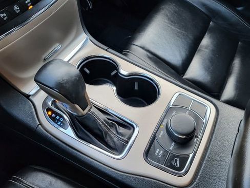 Used 2017 Jeep Grand Cherokee Limited image 11
