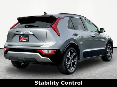 Used 2023 Kia Niro EX Touring FWD image 6