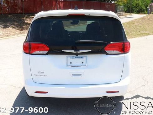 Used 2023 Chrysler Voyager LX FWD image 6