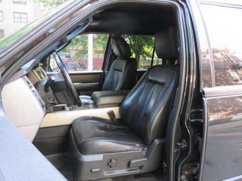 Used 2015 Ford Expedition EL XLT image 9