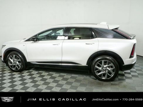 Used 2025 Cadillac Optiq Luxury 1 AWD/4WD image 30