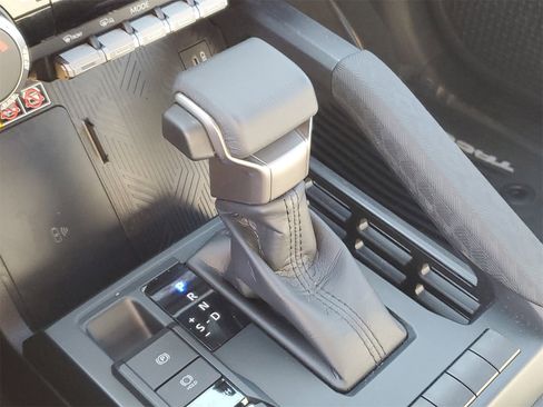 Certified 2025 Toyota Tacoma SR5 image 27