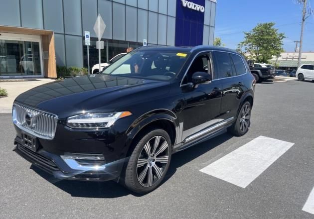 Used 2024 Volvo XC90 T8 Plus w/ Protection Package Premier AWD/4WD image 1