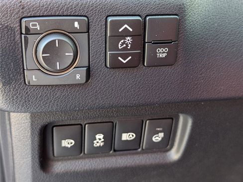 Used 2023 Lexus GX 460 Premium w/ Premium Package image 23