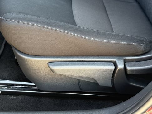 Used 2025 Nissan Sentra SV FWD image 26