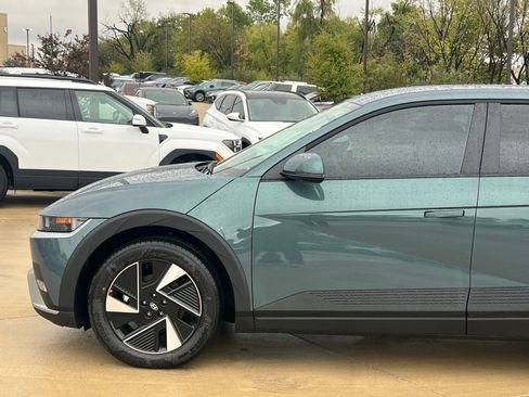 New 2026 Hyundai Ioniq 5 SE image 7