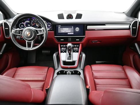 Certified 2023 Porsche Cayenne Platinum Edition AWD/4WD image 26