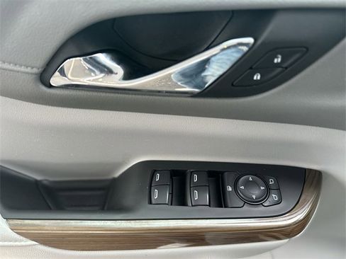 Used 2019 GMC Acadia SLE image 14