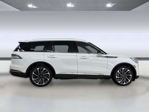 Used 2020 Lincoln Aviator Reserve w/ Equipment Group 202A AWD/4WD image 8