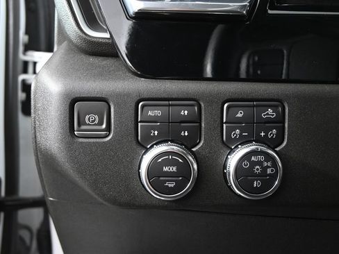 Used 2024 GMC Sierra 3500 SLE w/ SLE Value Package AWD/4WD image 23