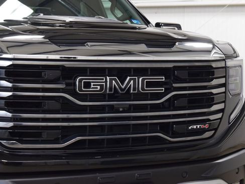 Used 2023 GMC Sierra 1500 AT4 w/ AT4 Premium Package image 11