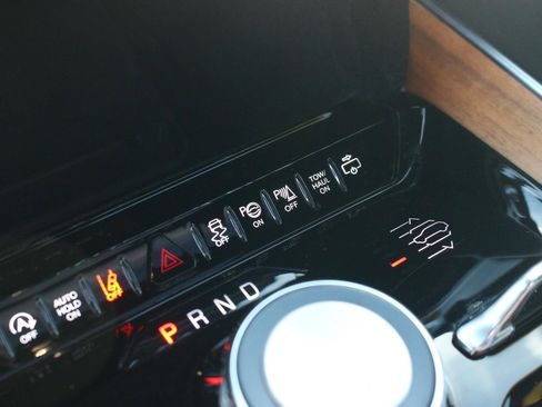 Used 2024 Jeep Grand Wagoneer L Series III image 26