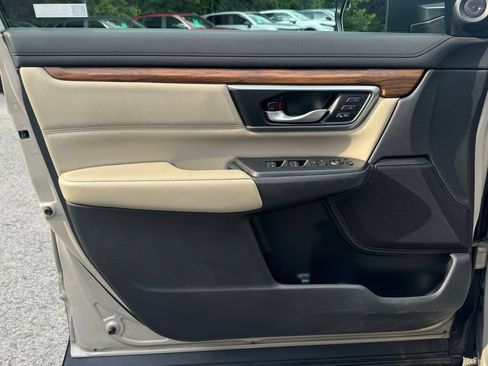 Used 2019 Honda CR-V Touring image 14