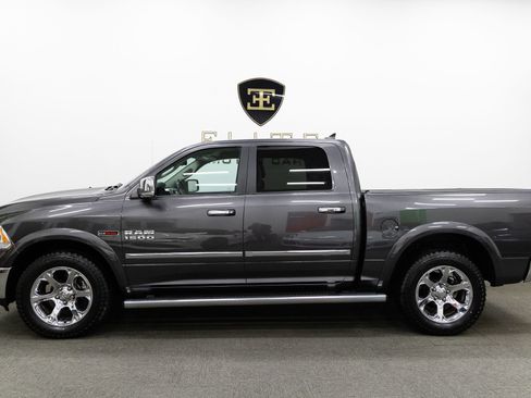 Used 2016 RAM 1500 Laramie w/ Convenience Group AWD/4WD image 2