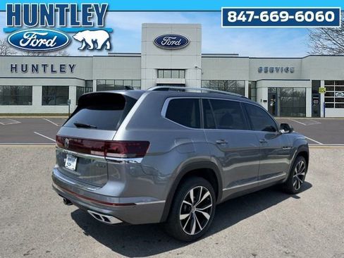 Used 2024 Volkswagen Atlas SEL Premium R-Line image 7