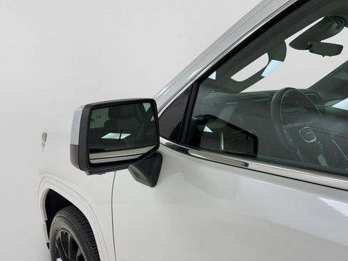 Used 2025 GMC Sierra 1500 Denali AWD/4WD image 10