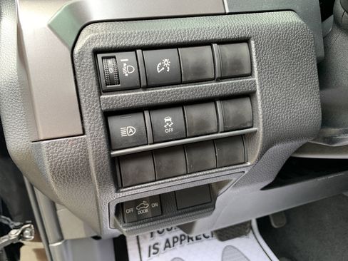 Used 2025 Toyota Tacoma SR5 AWD/4WD image 13
