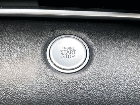 Used 2023 Hyundai Elantra SEL FWD image 33