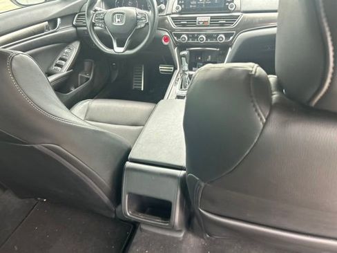 Used 2019 Honda Accord Sport image 12