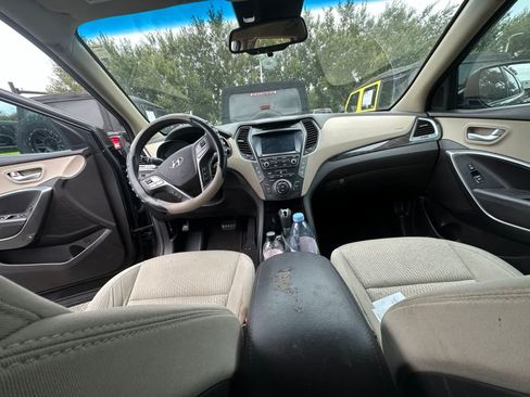 Used 2017 Hyundai Santa Fe SE FWD image 13