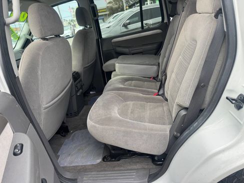 Used 2004 Ford Explorer Sport XLT image 8