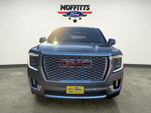 Used 2021 GMC Yukon Denali w/ Denali Premium Package AWD/4WD image 8