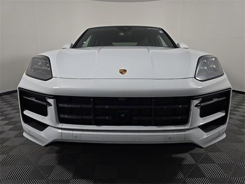 New 2025 Porsche Cayenne S image 10