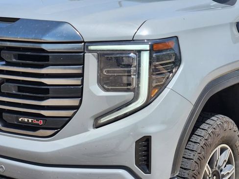 Used 2024 GMC Sierra 1500 AT4 w/ Technology Package AWD/4WD image 9