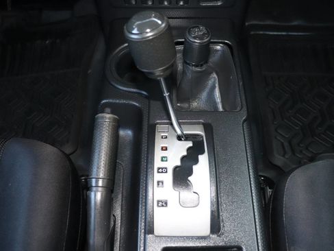 Used 2013 Toyota FJ Cruiser 4WD w/ Convenience Pkg image 28