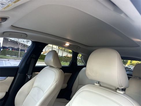 Used 2020 INFINITI QX50 Luxe image 16