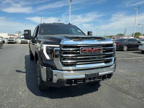 Used 2025 GMC Sierra 3500 SLE w/ SLE Value Package AWD/4WD image 3