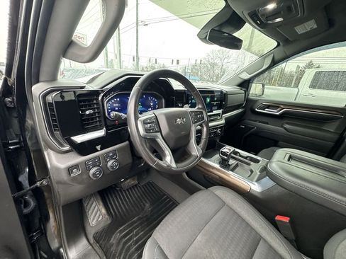 Certified 2022 Chevrolet Silverado 1500 RST w/ Convenience Package II image 10