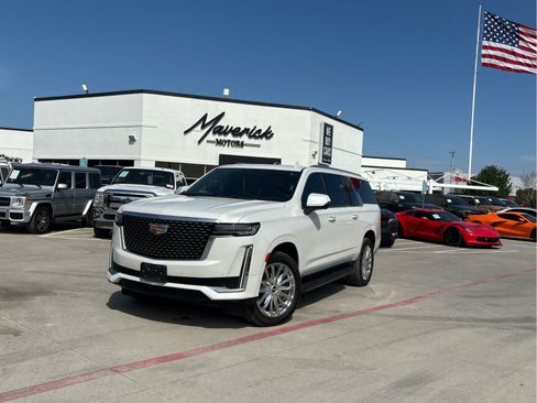 Used 2022 Cadillac Escalade ESV Premium Luxury AWD/4WD image 1