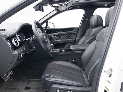Used 2017 Bentley Bentayga AWD/4WD image 22