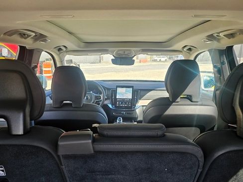 Certified 2025 Volvo XC90 T8 Plus w/ Protection Package Premier image 8