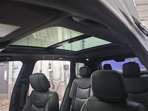 Used 2022 Cadillac XT6 Premium Luxury image 31