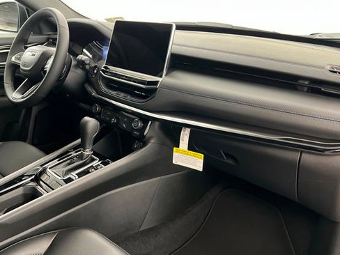 New 2026 Jeep Compass Latitude AWD/4WD image 24