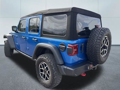 Used 2024 Jeep Wrangler Unlimited Rubicon w/ Technology Group image 2