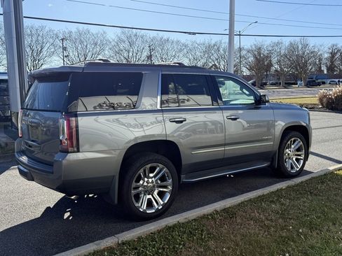Used 2019 GMC Yukon SLT w/ Premium Edition image 9