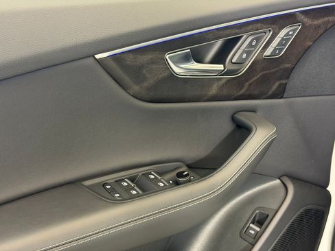 Used 2023 Audi Q8 Premium Plus w/ Premium Plus Package AWD/4WD image 13