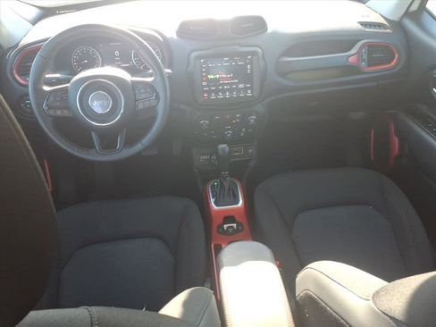 Used 2022 Jeep Renegade Trailhawk image 5