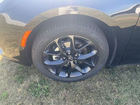 New 2026 Chrysler Pacifica Limited w/ S Appearance Package image 4